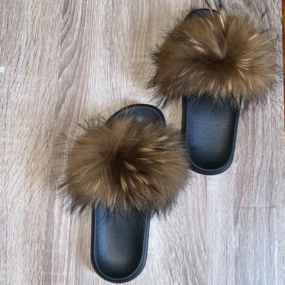 👉Summer Sale👈🏿 Fluffy Fur Slippers- Get Yours🥰
